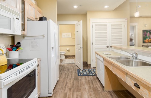 Baytowne Wharf Condo | 4th Nt FREE- Stay 11/29-12/28! Baytowne Wharf, Beach Tram, Tropical Pool, Gym