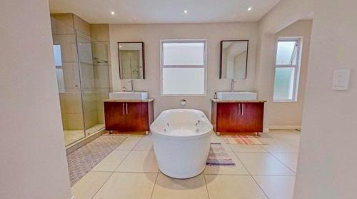 Greater Johannesburg Metropolitan Area House | 4Tress Guesthouse