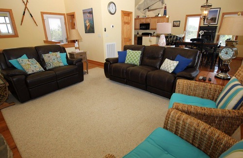 Carova Beach House | 4x2130, Carolina Hideaway- Soundside, Wild Horses, Secluded, Screened Porch
