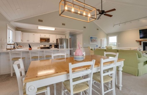 Carova Beach House | 4X4 WATERFRONT BEACH HOUSE WITH BOAT DOCK