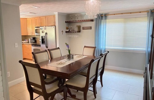 Jacksonville Beach House | 5/2 Pool Cottage, Walk to Beach close to Mayo