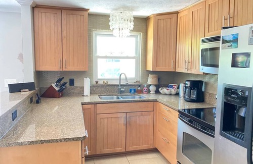Jacksonville Beach House | 5/2 Pool Cottage, Walk to Beach close to Mayo