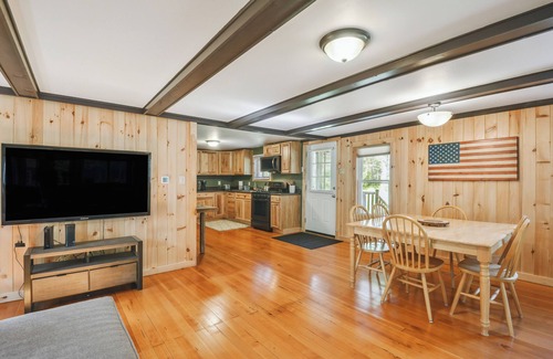 Brantingham Cabin | 5-Acre Brantingham Property w/Porch & Grill!