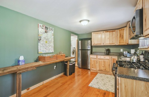 Brantingham Cabin | 5-Acre Brantingham Property w/Porch & Grill!