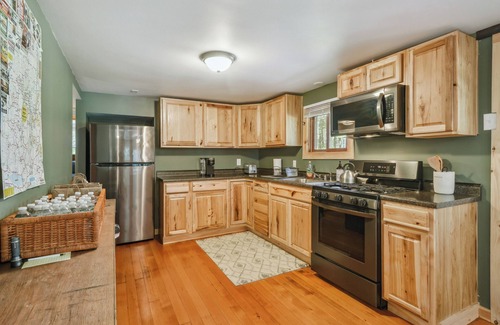 Brantingham Cabin | 5-Acre Brantingham Property w/Porch & Grill!