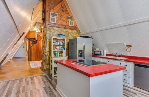 Belton House | 5 acre Retreat Waterfront! Kayaks, Disc golf +