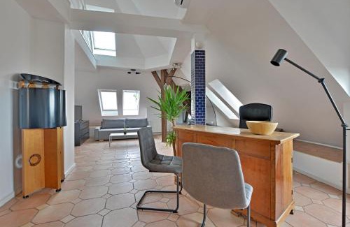 Vizivaros Apartment | 5,Batthyani Square, Buda, Panorama, Parliament