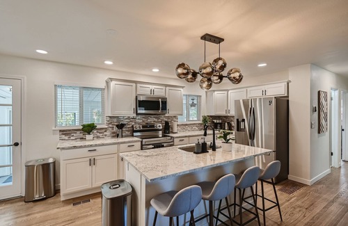 Westminster House | 5 Bd & 3 Ba - Hot Tub, Game Room, Fire Pit, Fenced Yard - Denver & Boulder