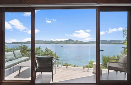 Playa Flamingo House | 5-BD Beachfront, Ocean-View Hillside Home