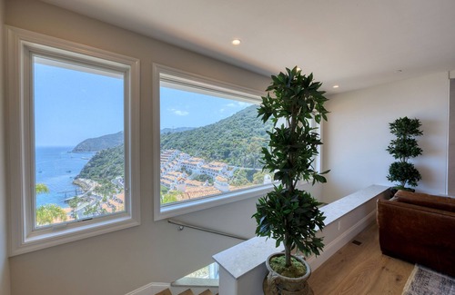 Avalon Condo | 5 Bdr Luxury Villa at Hamilton Cove (bottom level), 6 seat cart, AC, VIEWS
