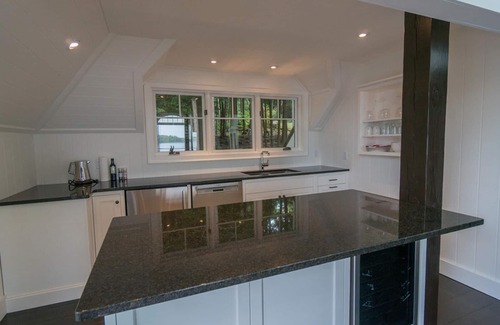 Port Carling Cottage | 5 bdrm, 4 bath, Lake Joe Island Property! Boathouse!