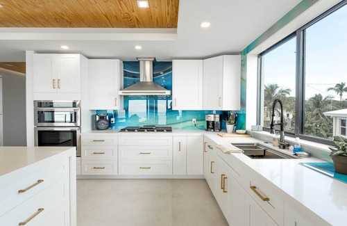 Monroe County House | 5 bed/4 bath Ocean side, right outside of Tavernier Creek Mile Marker 91