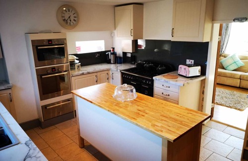 Boston House | 5 Bed House in Boston Lincolnshire- Sleeps 13
