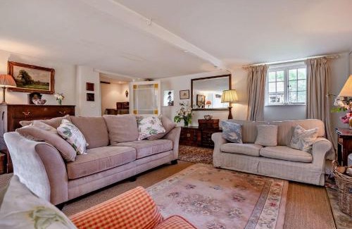 Sturminster Newton House | 5 Bed in Sturminster Newton 76458