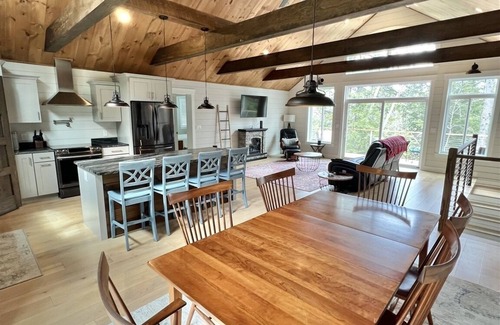 Naples House | 5 BEDROOM 3 BATH JUST 2 MILES FROM THE CAUSEWAY