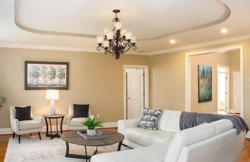 Asheville Apartment | 5 Bedroom 685119 by Houzlet