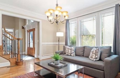 Asheville Apartment | 5 Bedroom 685119 by Houzlet