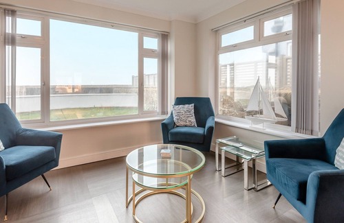 Middleton-on-Sea Cottage | 5 bedroom accommodation in Bognor Regis