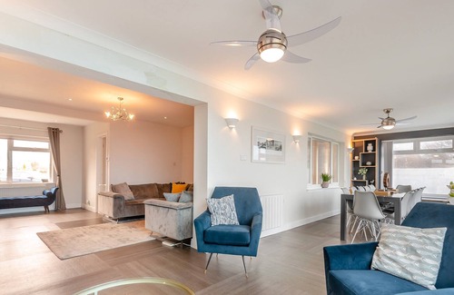 Middleton-on-Sea Cottage | 5 bedroom accommodation in Bognor Regis