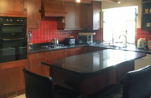 Dwrbach Cottage | 5 bedroom accommodation in Scleddau