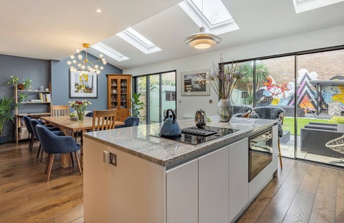 Hove Cottage | 5 bedroom accommodation in Hove