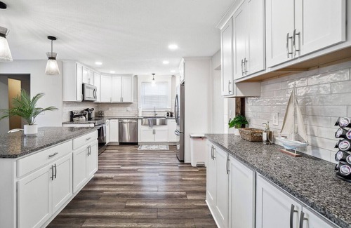 Vermilion Apartment | 5 Bedroom|Arcade NBA Jam|Poker Table|Luxury