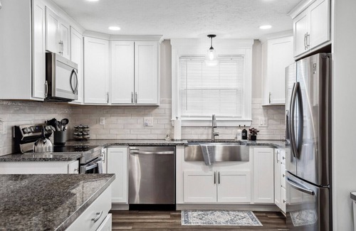 Vermilion Apartment | 5 Bedroom|Arcade NBA Jam|Poker Table|Luxury