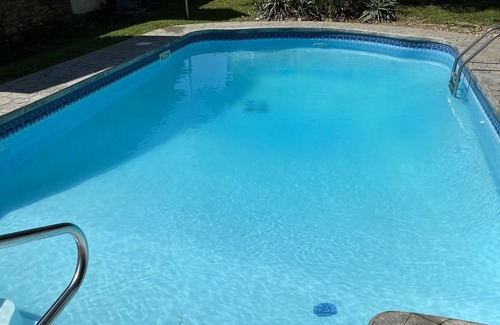 Broadway Gillham House | 5 Bedroom Farmhouse with Heated Pool