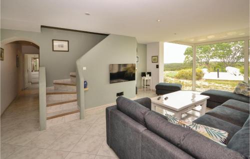 Poulx House | 5 Bedroom Gorgeous Home In Poulx