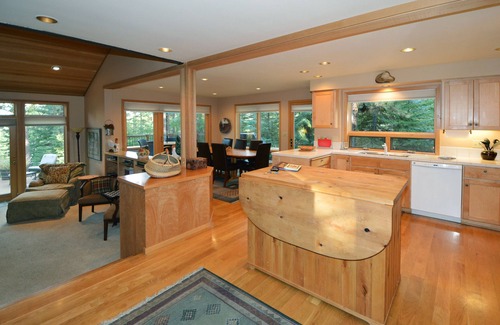 Black Butte Ranch House | 5 bedroom home, 2 King Beds-true Black Butte Ranch feel!
