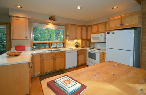 Black Butte Ranch House | 5 bedroom home, 2 King Beds-true Black Butte Ranch feel!