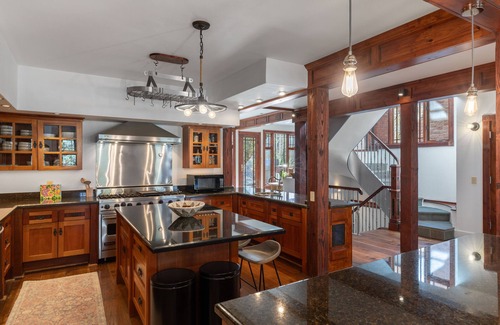 Telluride House | 5 bedroom house - 2 blocks from The New Sheridan and 4 blocks from Gondola!