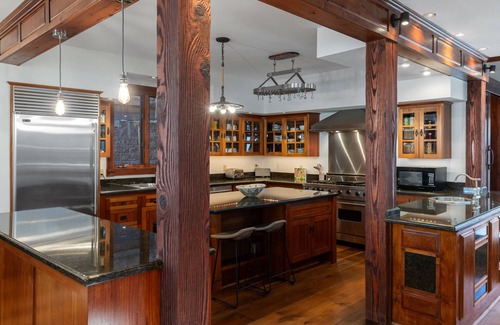 Telluride House | 5 bedroom house - 2 blocks from The New Sheridan and 4 blocks from Gondola!