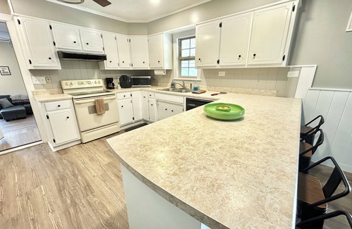 Pelham House | 5 Bedroom house directly next door to The Caverns!