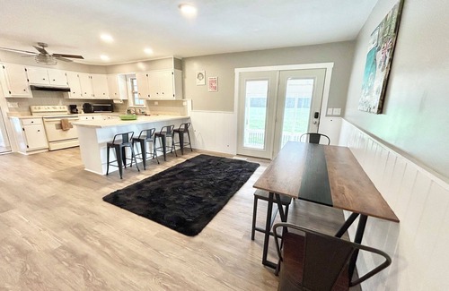 Pelham House | 5 Bedroom house directly next door to The Caverns!
