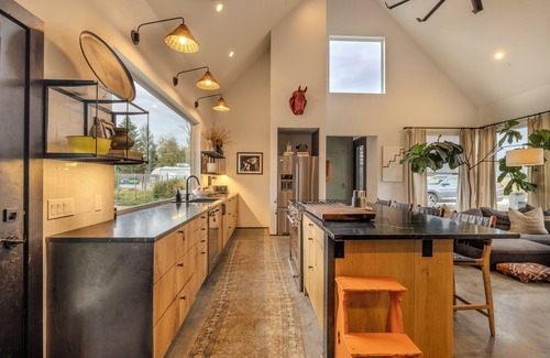 Four Corners House | 5-bedroom house in Bozeman with Fitness room, Sauna, Hot Tub