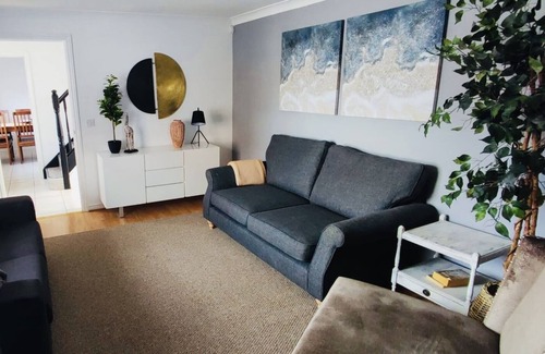 Eastbourne House | 5 Bedroom House sleeping up to 8 people in Eastbourne South Harbour
