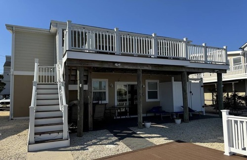 Beach Haven West House | 5 BEDROOM LAGOON FRONT - NEW TO RENTAL MARKET