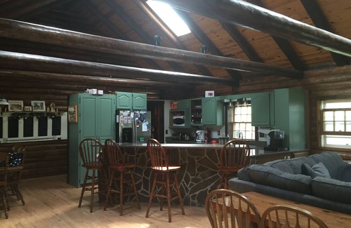 Sturgis Cabin | 5 Bedroom Log Cabin In The Heart Of The Black Hills Located In Boulder Canyon.
