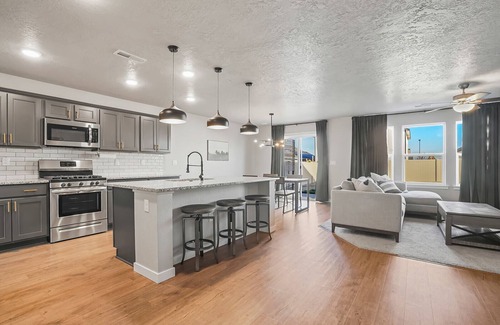 Nampa House | 5 bedroom Nampa 83686 - Extended Stays, Insurance, Crews, Family