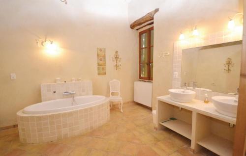 Anduze House | 5 Bedroom Pet Friendly Home In Anduze