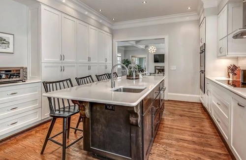 Buckhead Apartment | 5 Bedroom Single family 255298 by Houzlet