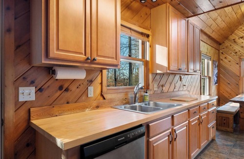 Harbor Springs Ski Chalet | 5-bedroom Ski Golf Chalet in Harbor Springs