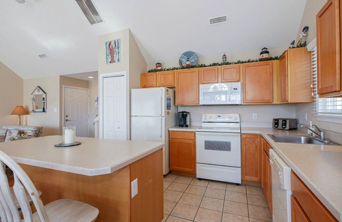 North End House | 5⭐️ “BEST TIME OF the YEAR AVAILABLE!” SEPT 27th to NOV 30th! 1 BLOCK TO BEACH!