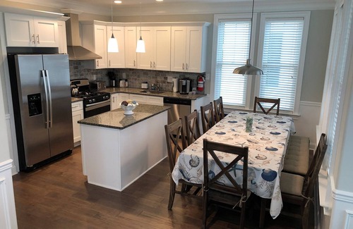 North End Condo | 5 BR/3 BA, 1st FL, close to beach & town in the heart of OCNJ, sleep 14