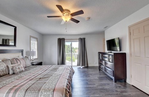 Boynton Beach House | 5 BR Mansion with Pool and non-heated Jacuzzi Games in Boynton Beach