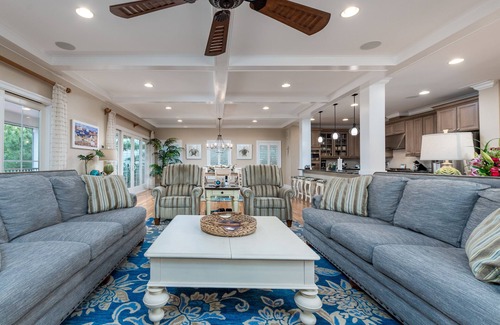 Lewes House | 5 Cape Henlopen Dr - Close to the beach with a PRIVATE POOL!