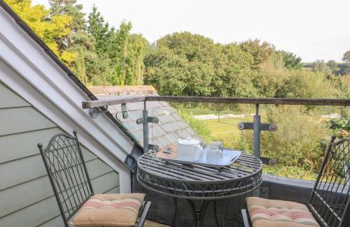 Bugford Apartment | 5 Court Cottage, Hillfield Village