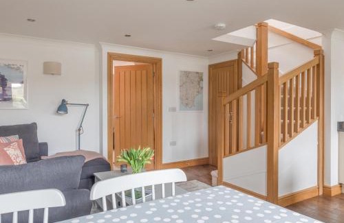 Bugford Apartment | 5 Court Cottage, Hillfield Village