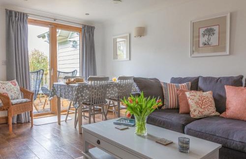 Bugford Apartment | 5 Court Cottage, Hillfield Village